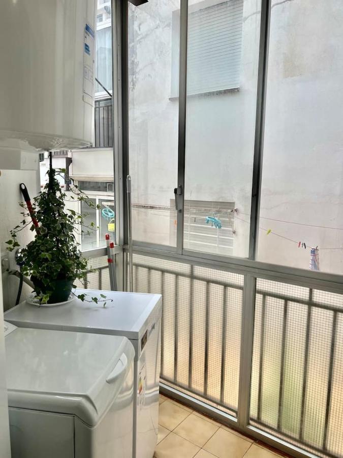 Amplio Apartamento Tranquilo Cerca De La Playa روساس المظهر الخارجي الصورة