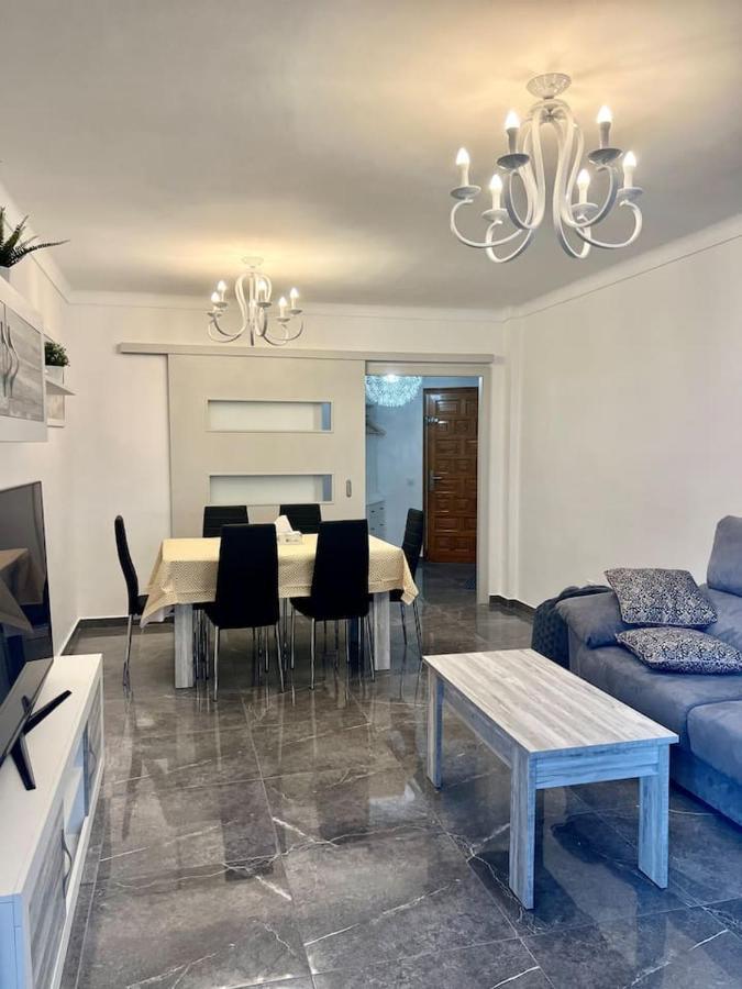 Amplio Apartamento Tranquilo Cerca De La Playa روساس المظهر الخارجي الصورة