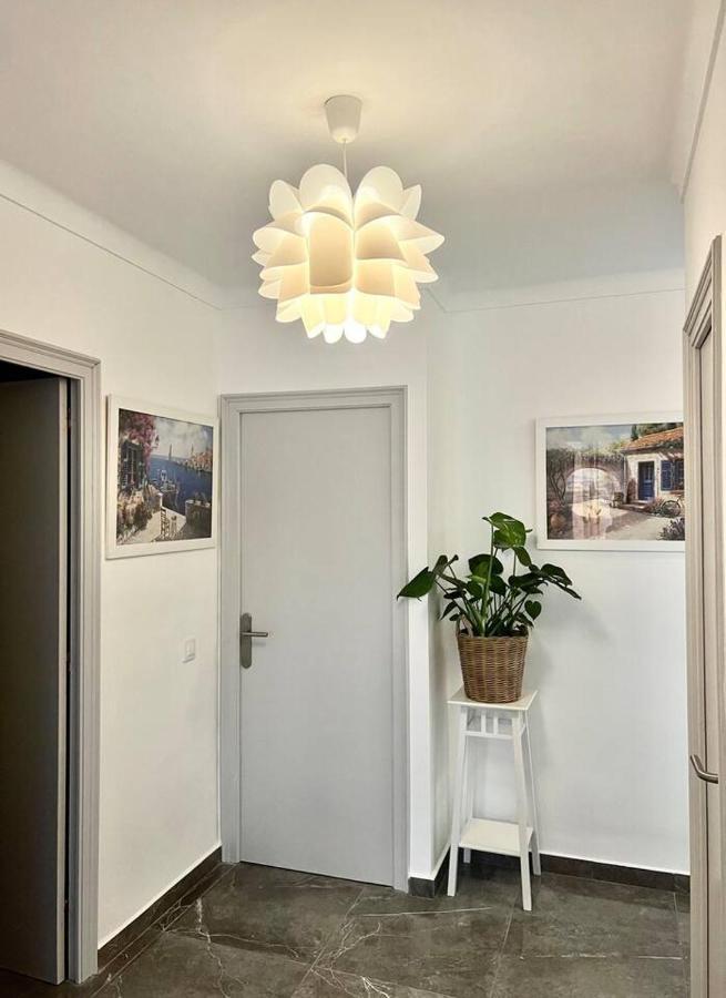 Amplio Apartamento Tranquilo Cerca De La Playa روساس المظهر الخارجي الصورة