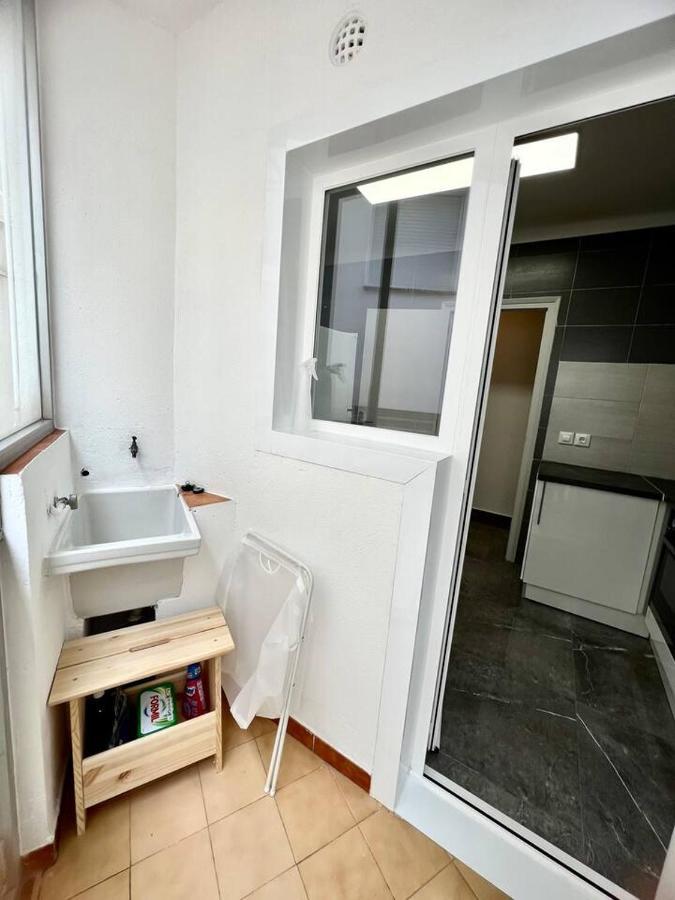 Amplio Apartamento Tranquilo Cerca De La Playa روساس المظهر الخارجي الصورة