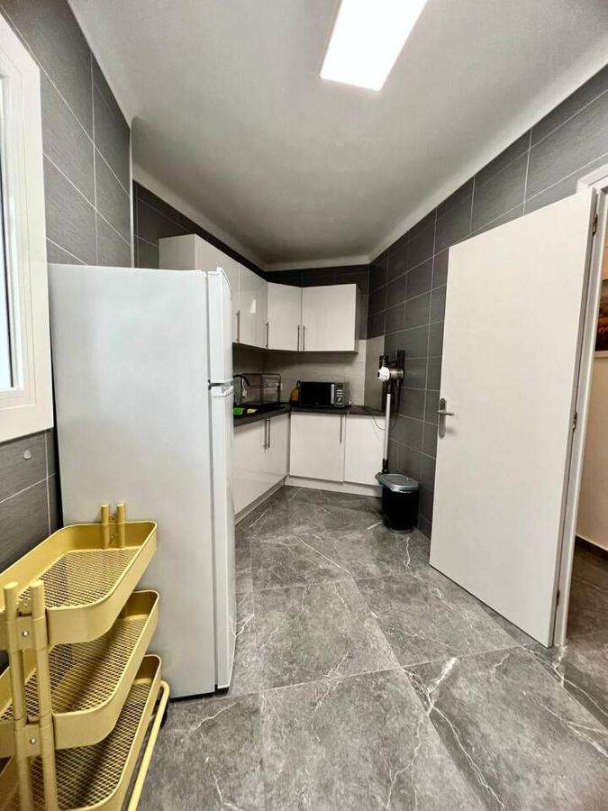 Amplio Apartamento Tranquilo Cerca De La Playa روساس المظهر الخارجي الصورة